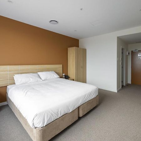 Manha Hotel Auckland Airport Exterior photo