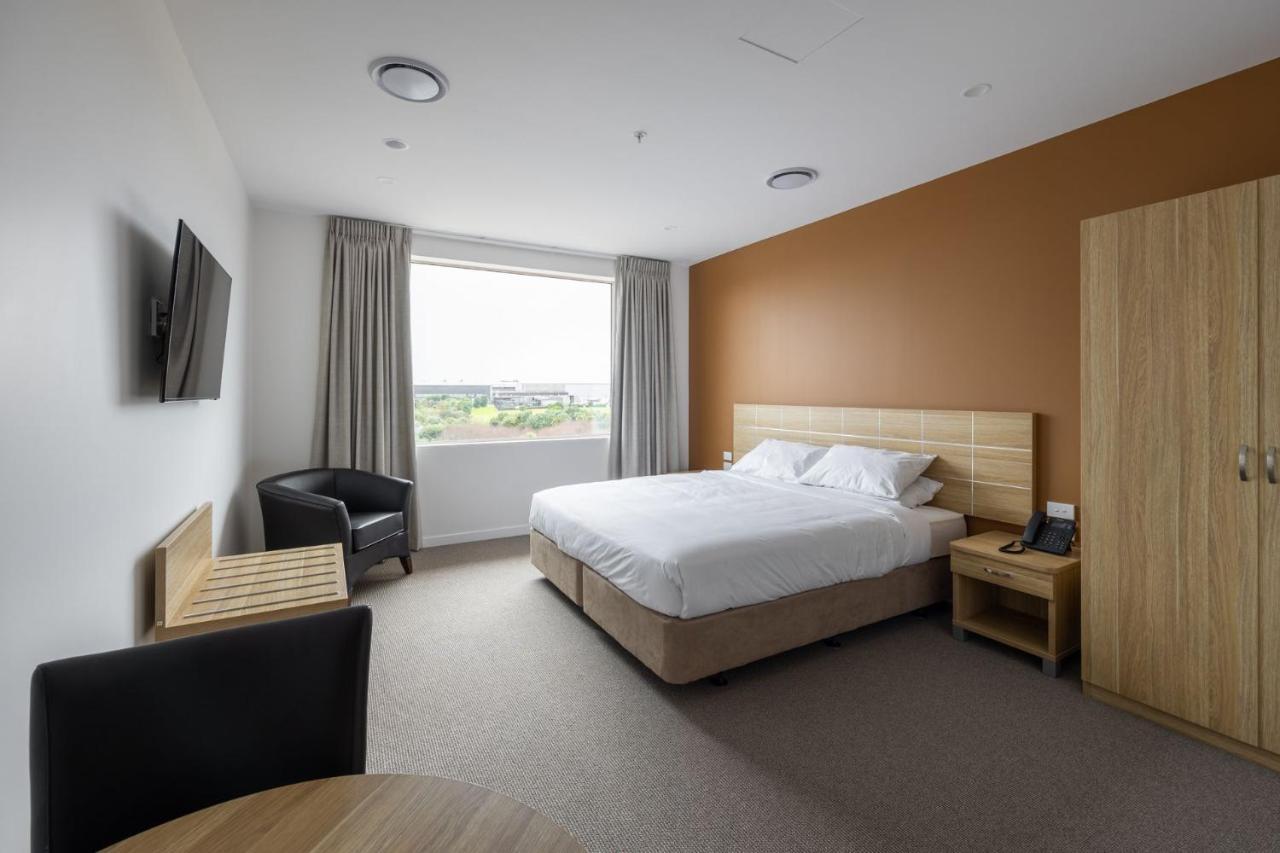 Manha Hotel Auckland Airport Exterior photo