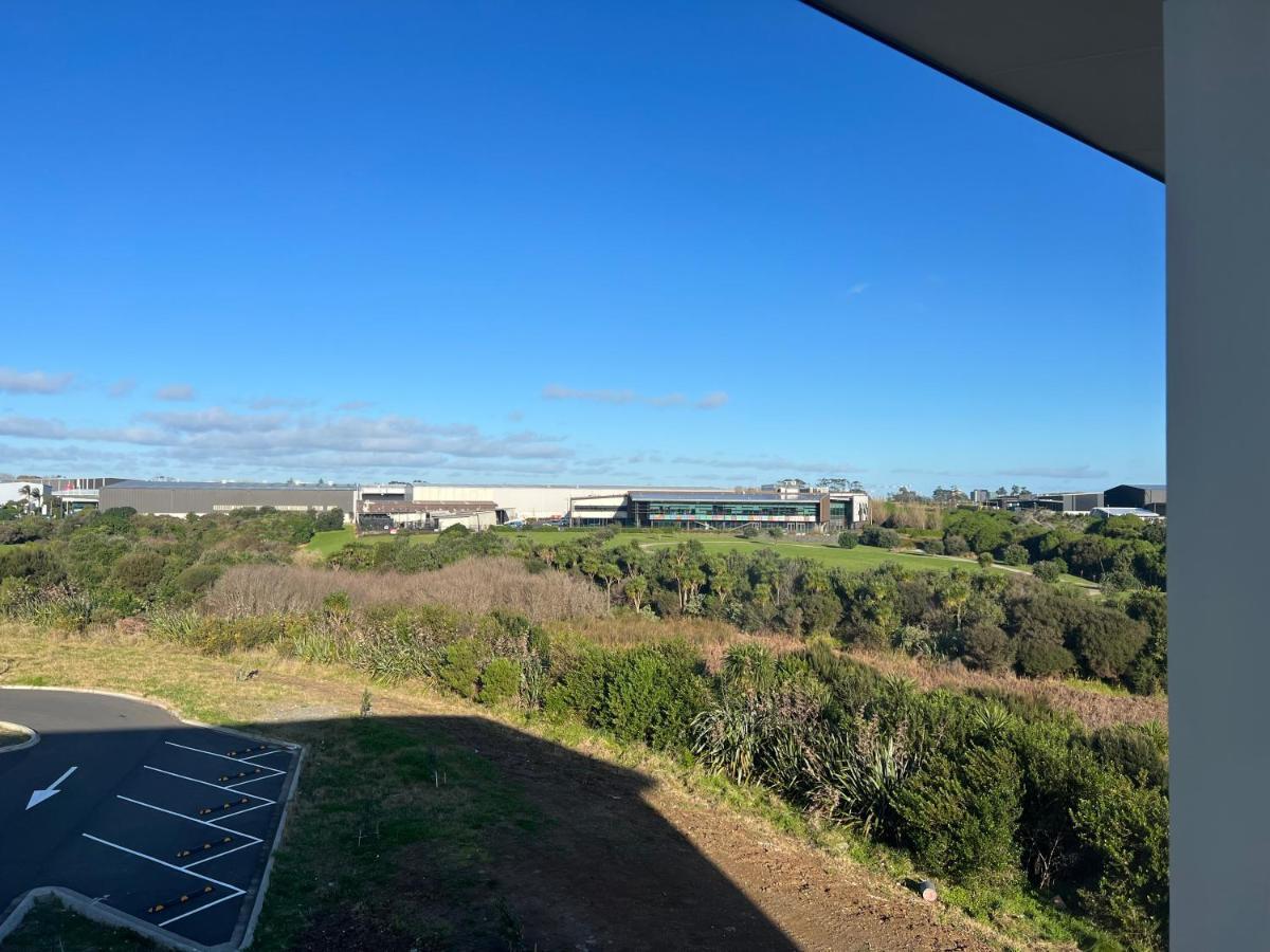 Manha Hotel Auckland Airport Exterior photo