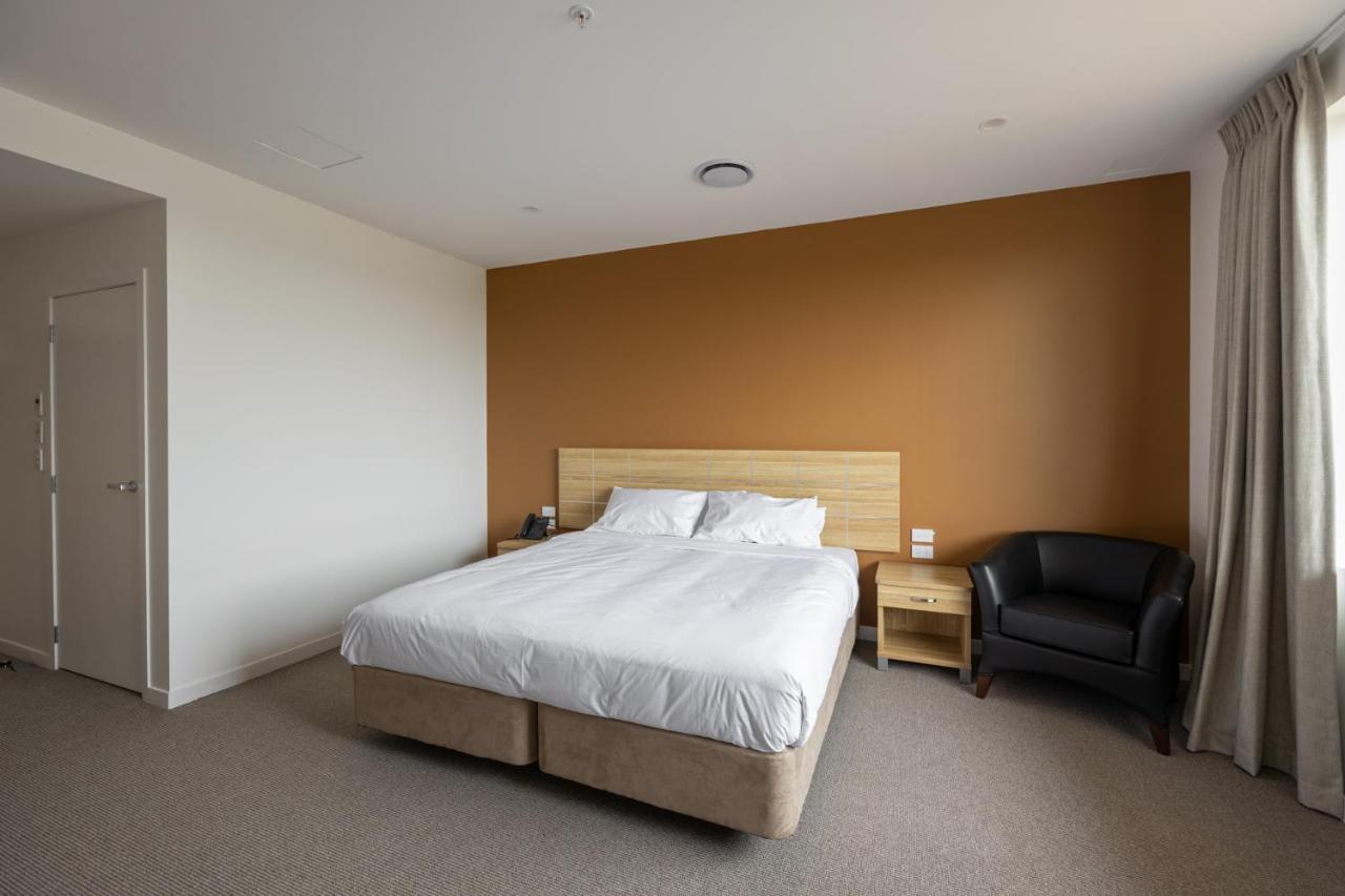 Manha Hotel Auckland Airport Exterior photo