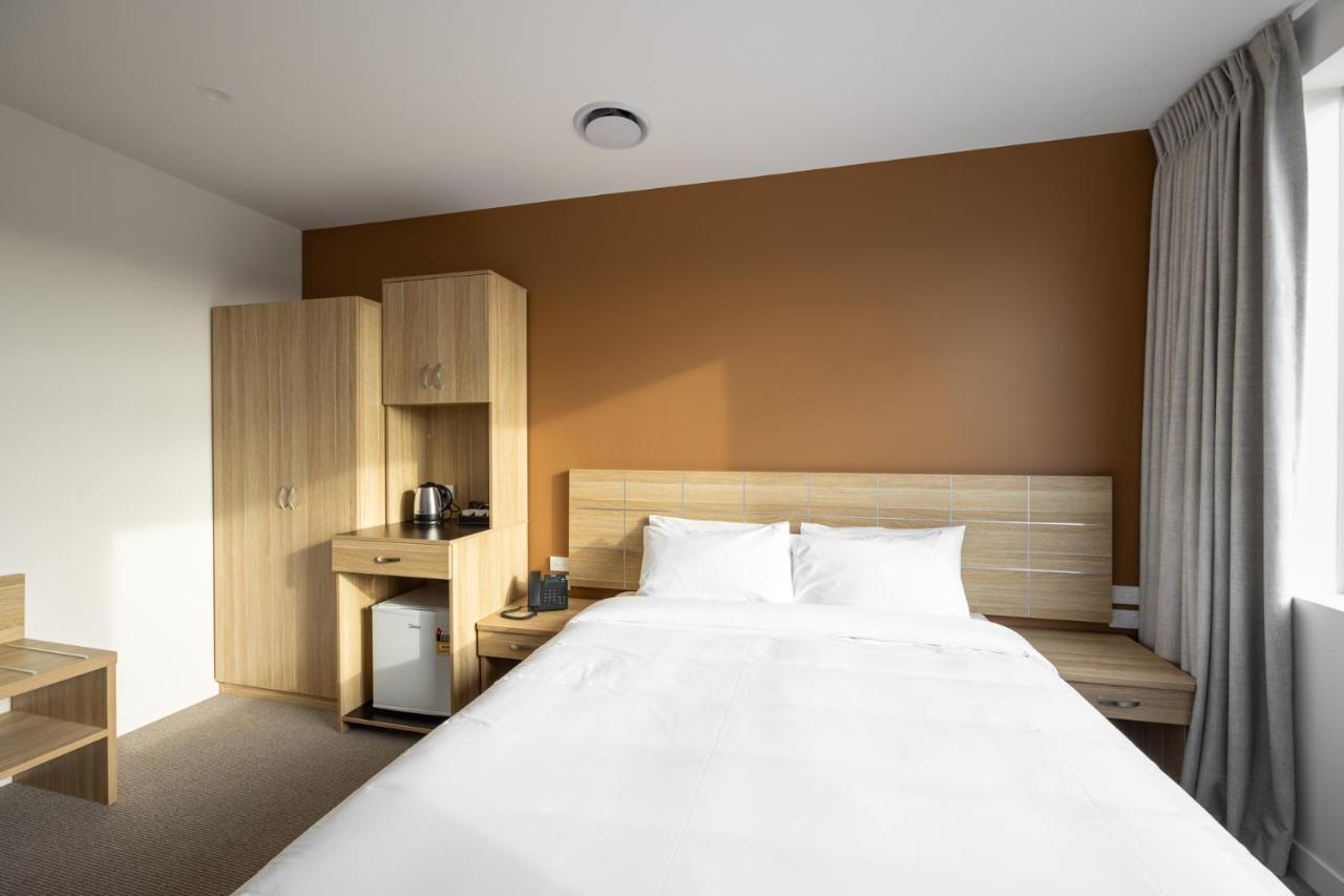 Manha Hotel Auckland Airport Exterior photo